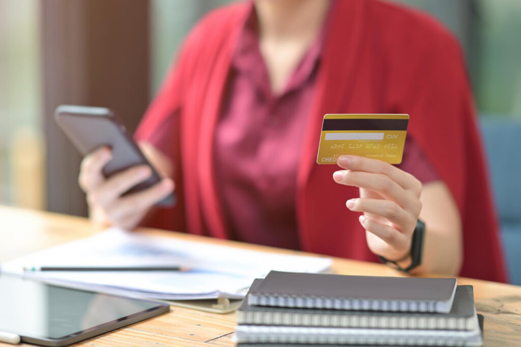 Por Que Pagar a Fatura Mínima do Cartão Pode Se Tornar uma Armadilha?